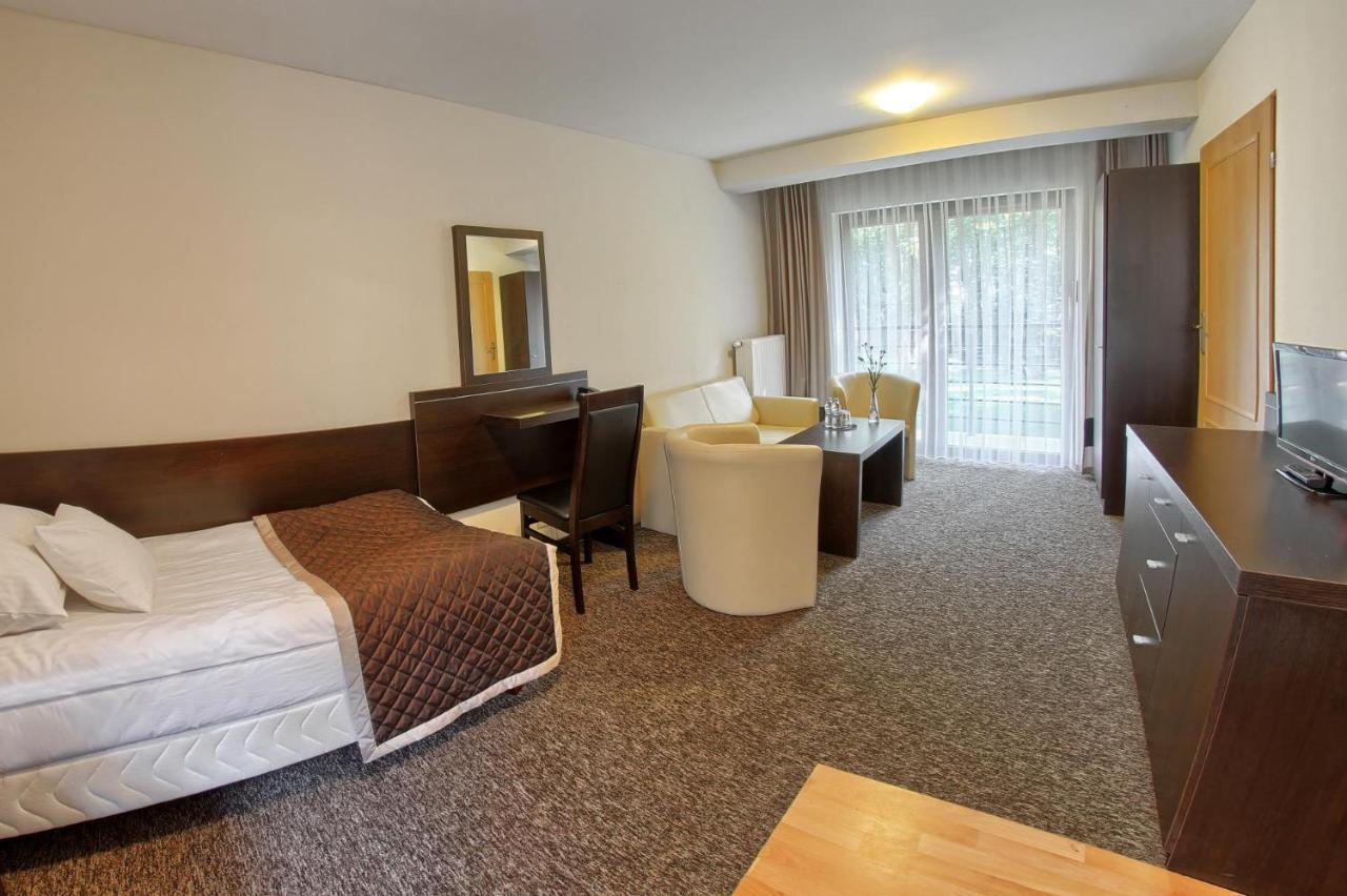 Hotel Zacisze Турава Экстерьер фото